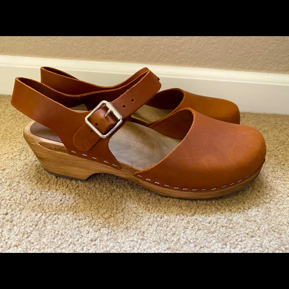 MIA Sofia Clogs (Women’s Size 9/39)